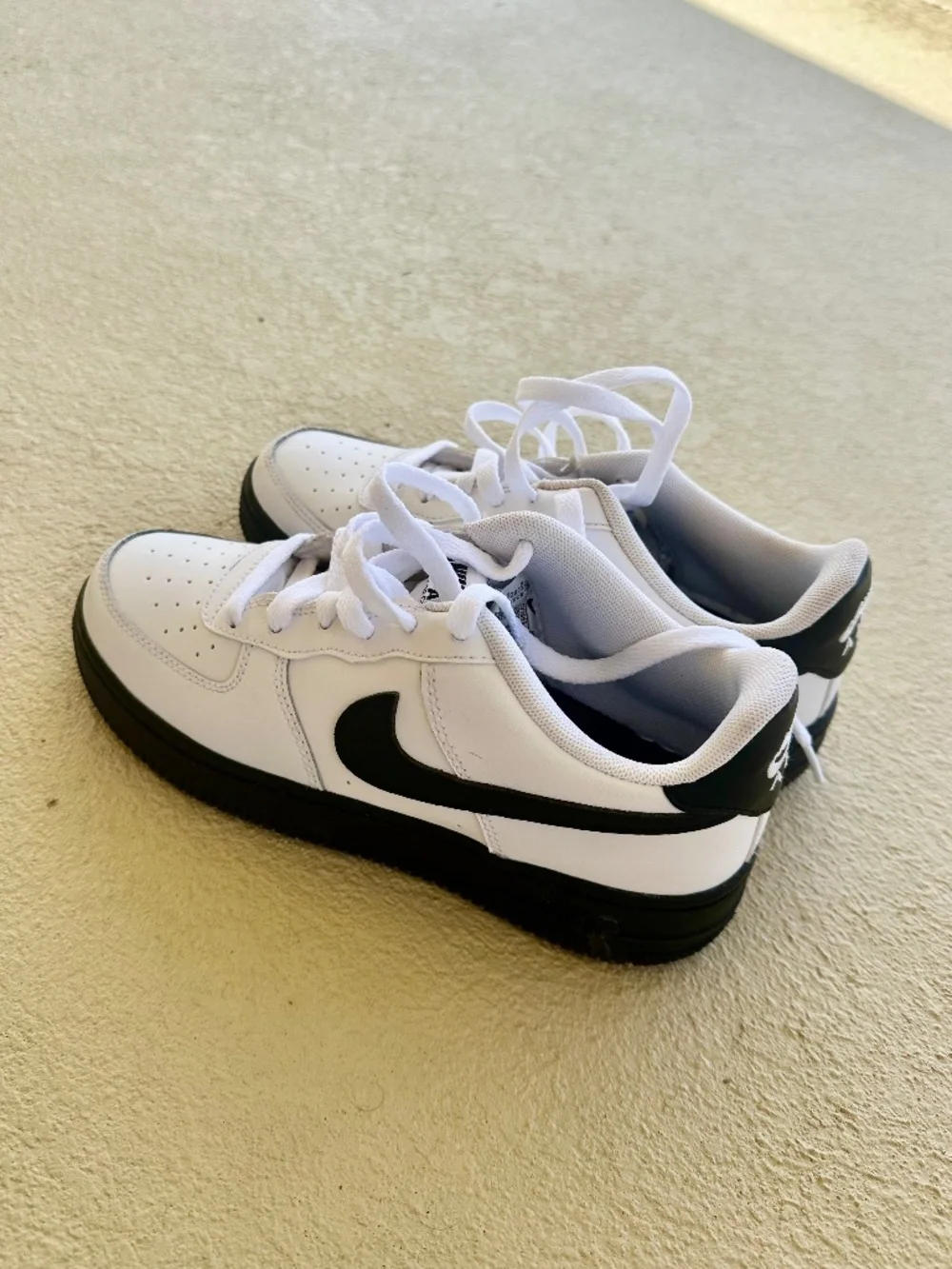 Nike Air Force 1 Low White/Black Sole Sneakers, Woman's Size 7 - Picture 12 of 14